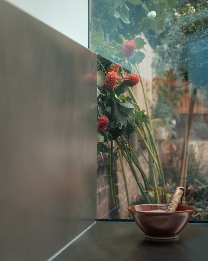 Stoke-Newington-extension-worktop–detail-VATRAA-14-midres